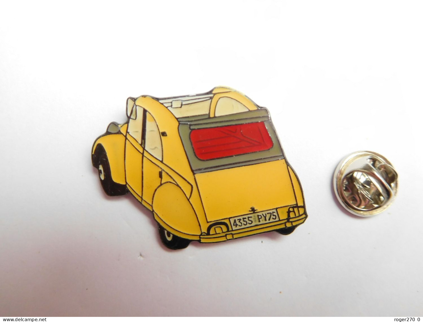 Superbe Pin's , Auto Citroën 2 CV , 2CH , Jaune , Décapotée , Fond Noir , Verso Quadrillé - Citroën