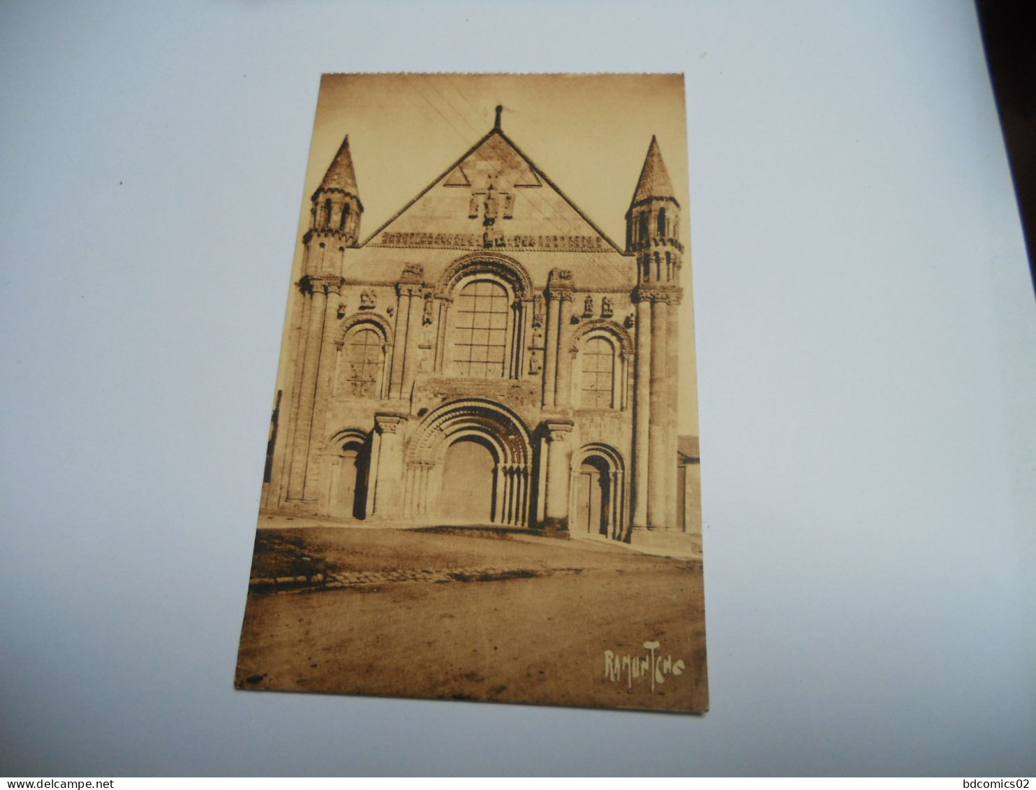 DEP 79 DEUX SEVRES CARTE ANCIENNE (en Couleur Marron SANS ECRITURE SAINT JOUIN DE MARNES EGLISE ABBATIALE D'ENSION FACAD - Saint Jouin De Marnes