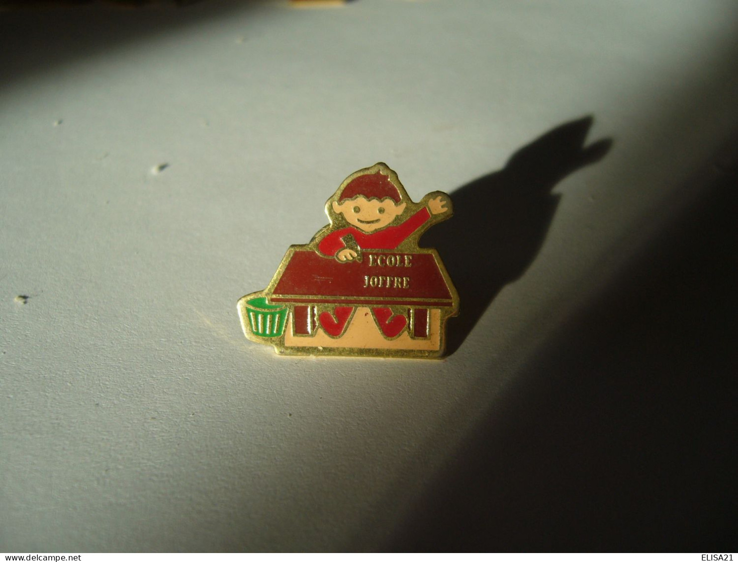 PIN'S PINS PIN PIN’s ピンバッジ ECOLE JOFFRE DIJON 21 COTE D'OR - Administraties