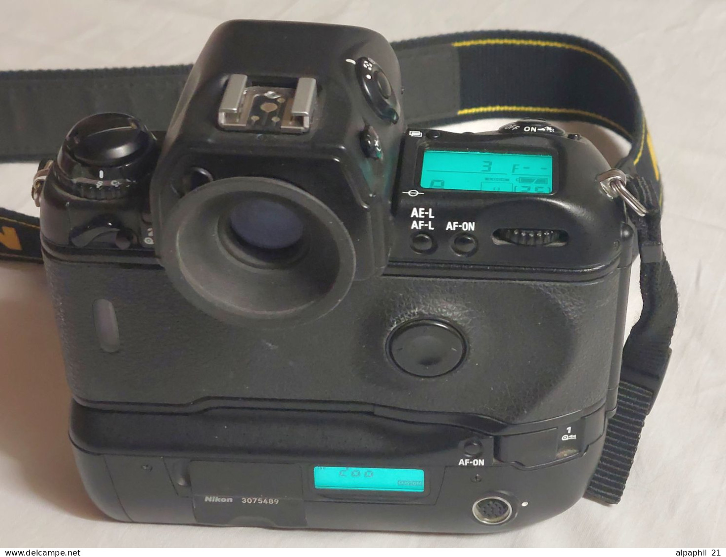 Nikon F5 35mm Film SLR Camera Body, EX+ - Cameras