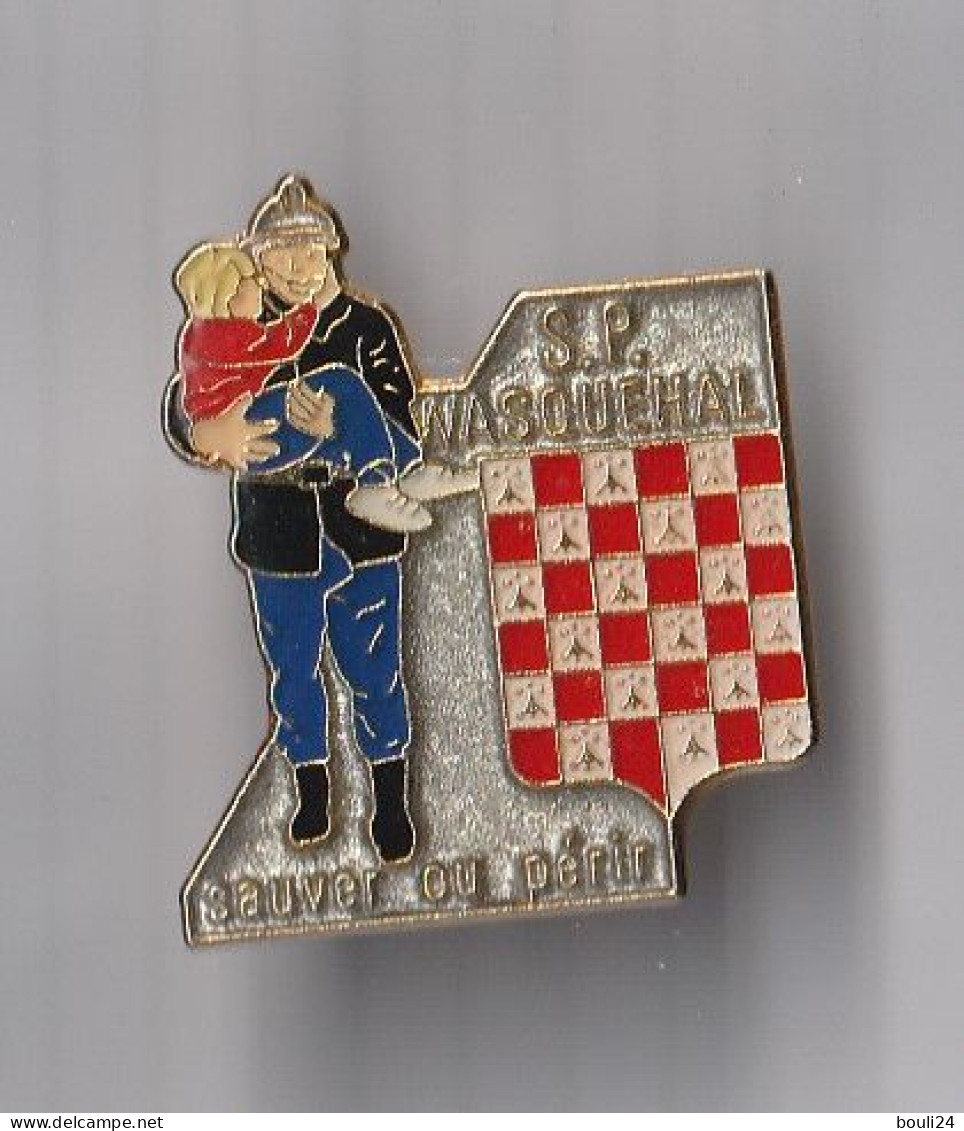 PIN'S THEME POMPIERS SAPEURS DE WASQUEHAL  VILLE DU NORD  TRES RARE - Bomberos