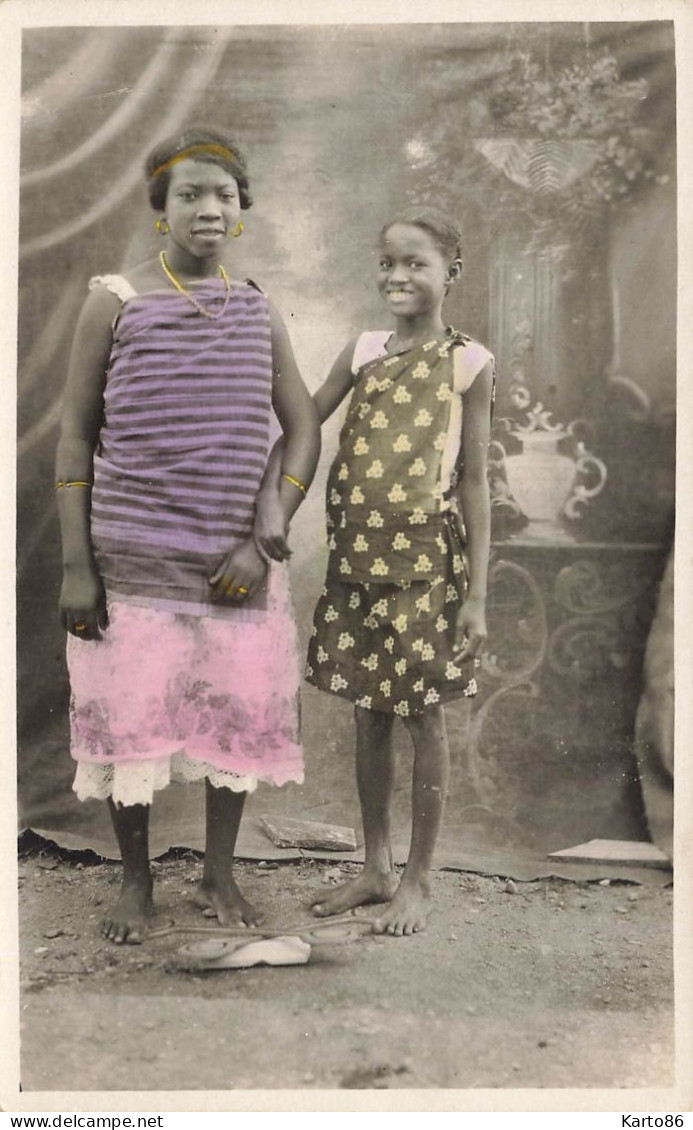 Le Roseau , La Dominique , Antilles * Carte Photo * Deux Types Du Village , La Mode 1926 * Antilla - Dominique