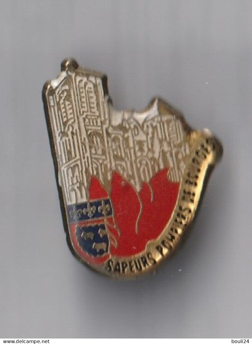 PIN'S THEME POMPIERS  DE BOURGES  DANS LE CHER - Firemen