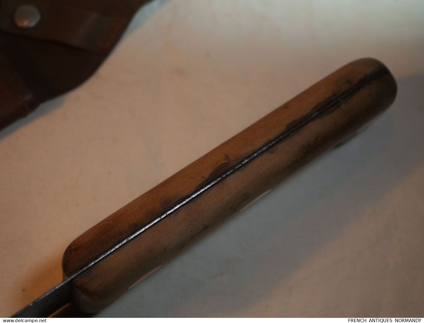 Couteau machette avec étui sans doute militaire - époque après guerre ou WWII   Longueur lame 39 cm