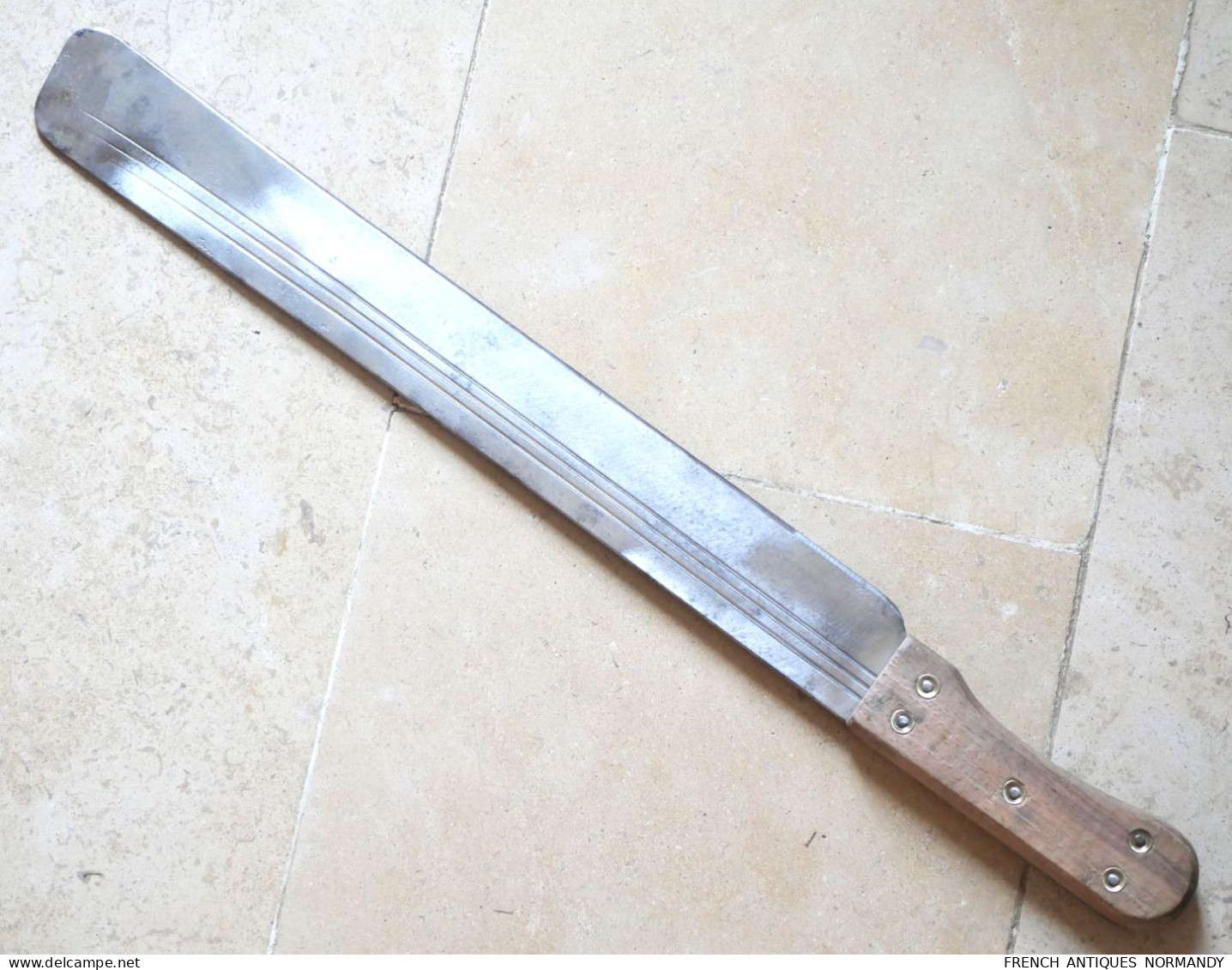 Couteau Machette Sans Doute Militaire - époque Après Guerre Ou WWII   Longueur Lame 45 Cm - Messen