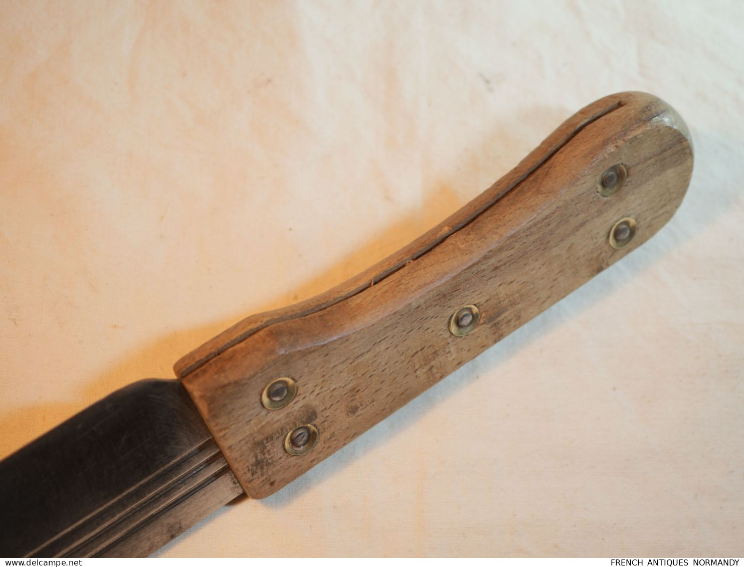 Couteau machette sans doute militaire - époque après guerre ou WWII   Longueur lame 45 cm