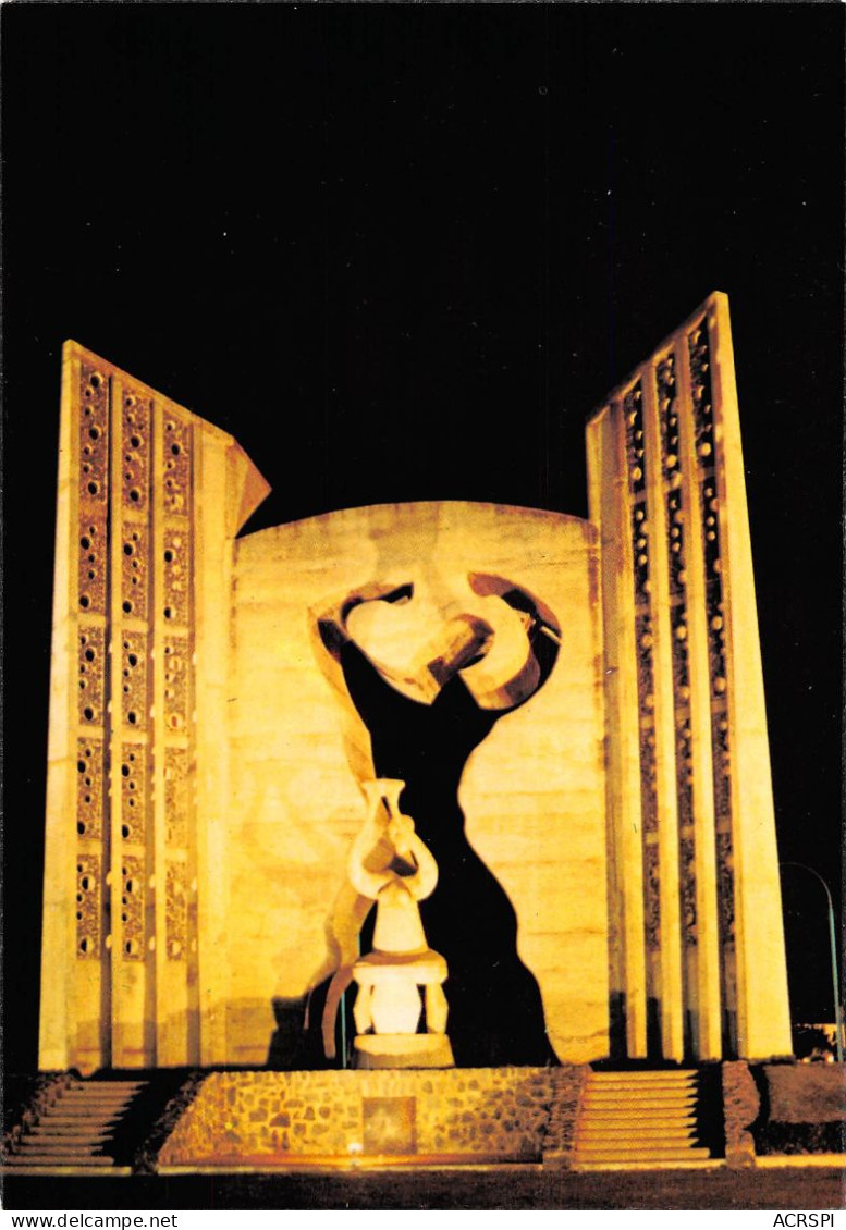 TOGO Lomé Monument De L'Indépendance Carte Vierge Non Circulé éditions Zouky (Scans R/V) N° 2 \MP7103 - Togo