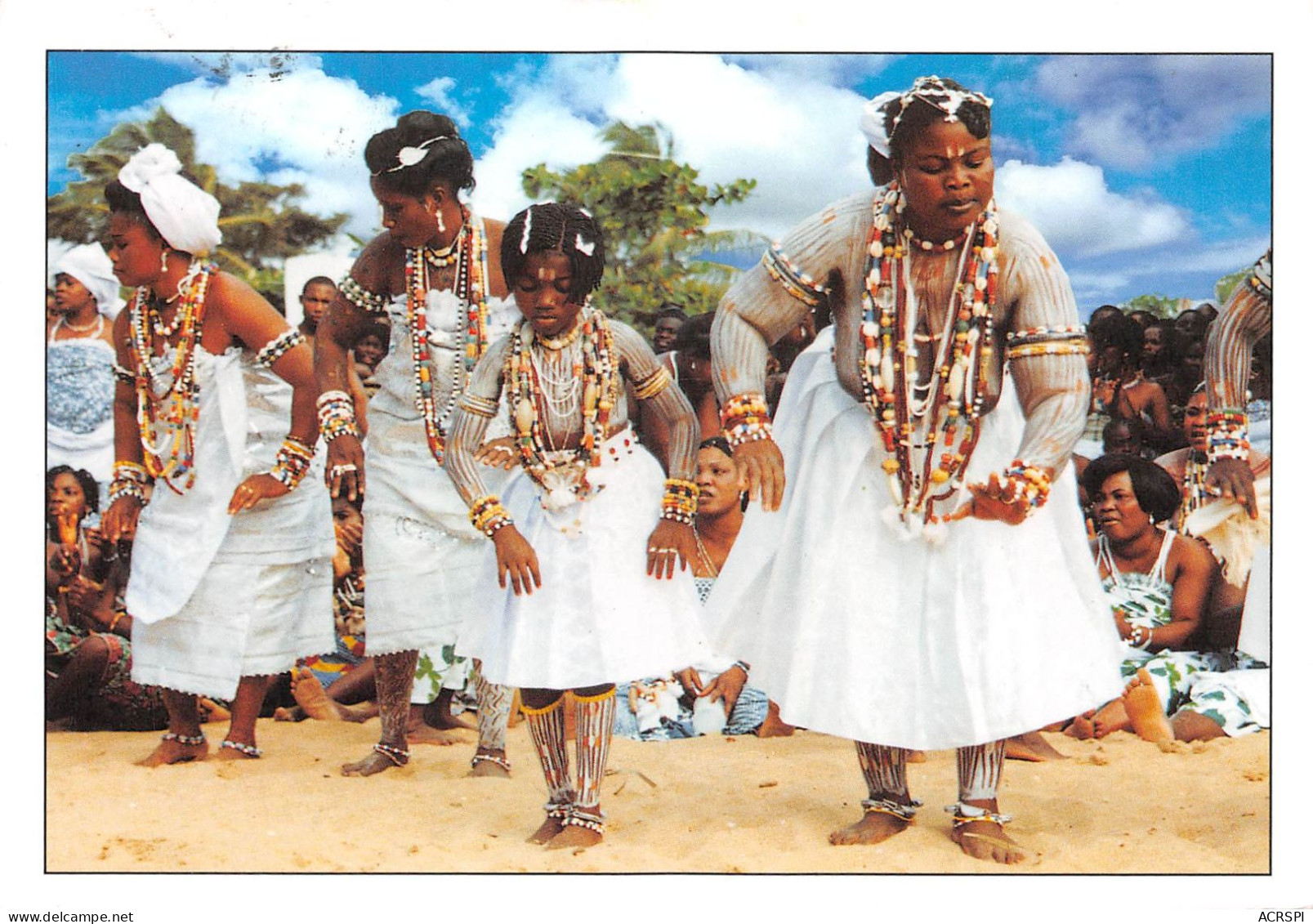 TOGO Lomé Danse Folklorique Bassar éditions Iris Superbes Timbres Au Dos  (2 Scans) N° 24 \MP7113 - Togo