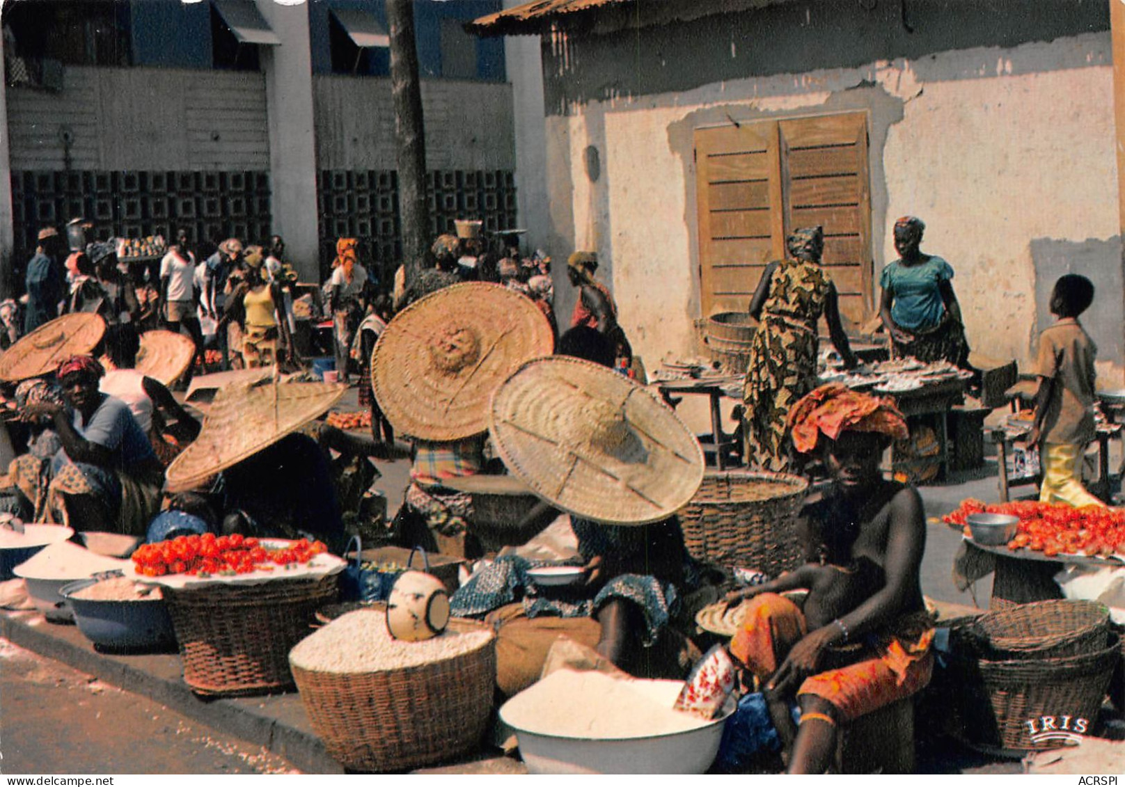 TOGO Lomé Le Grand Marché  Cliché Chareton éditions Iris Carte Vierge Non Circulé  (2 Scans) N° 20 \MP7113 - Togo