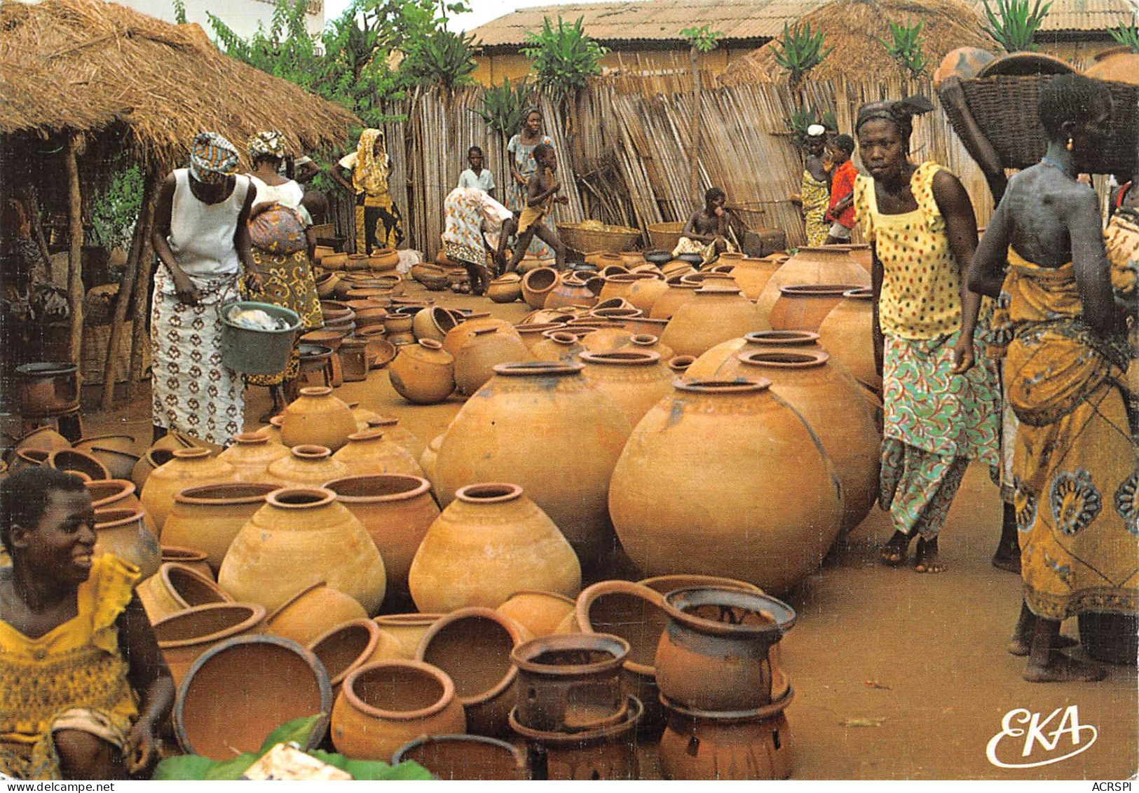 TOGO Lomé  Marché D'AKODESSEWA Poteries éditions Ekadi (2 Scans) N° 16 \MP7113 - Togo