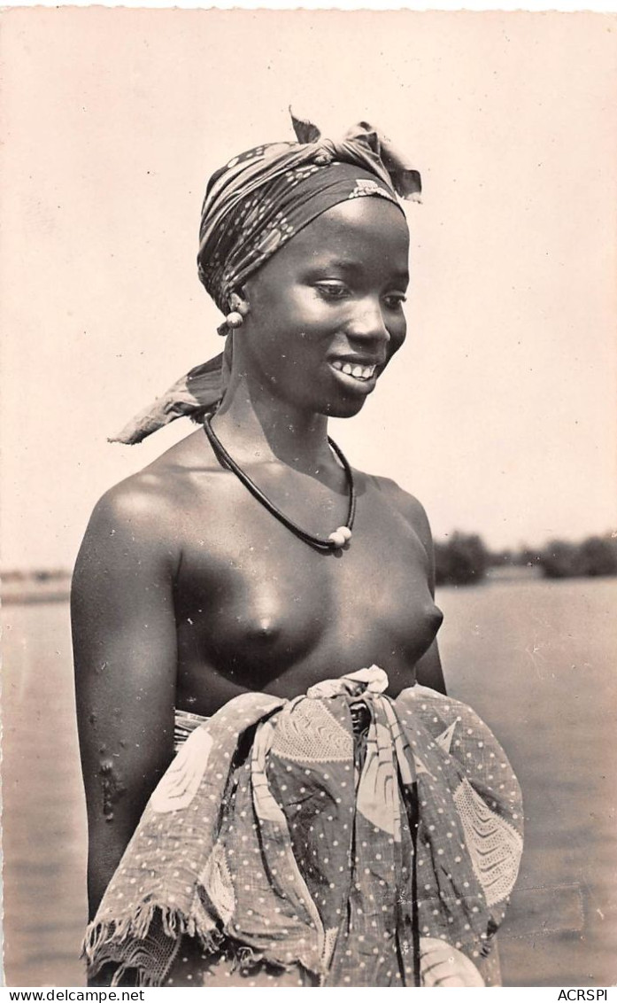 BURKINA FASO Ex Haute-Volta Jeune Burkinabé  Nudo Nuvola Desnudo Nudi Top-Less Naked Nackt Nude (2 Scans) N°56 \MP7111 - Burkina Faso
