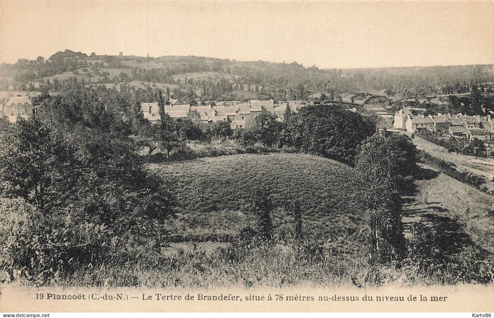 Plancoët * Le Tertre De Brandefer Et Le Village - Plancoët