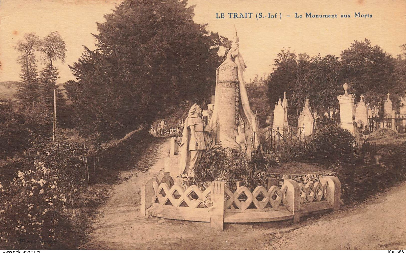 Le Trait * Cimetière Et Monument Aux Morts Du Village - Le Trait