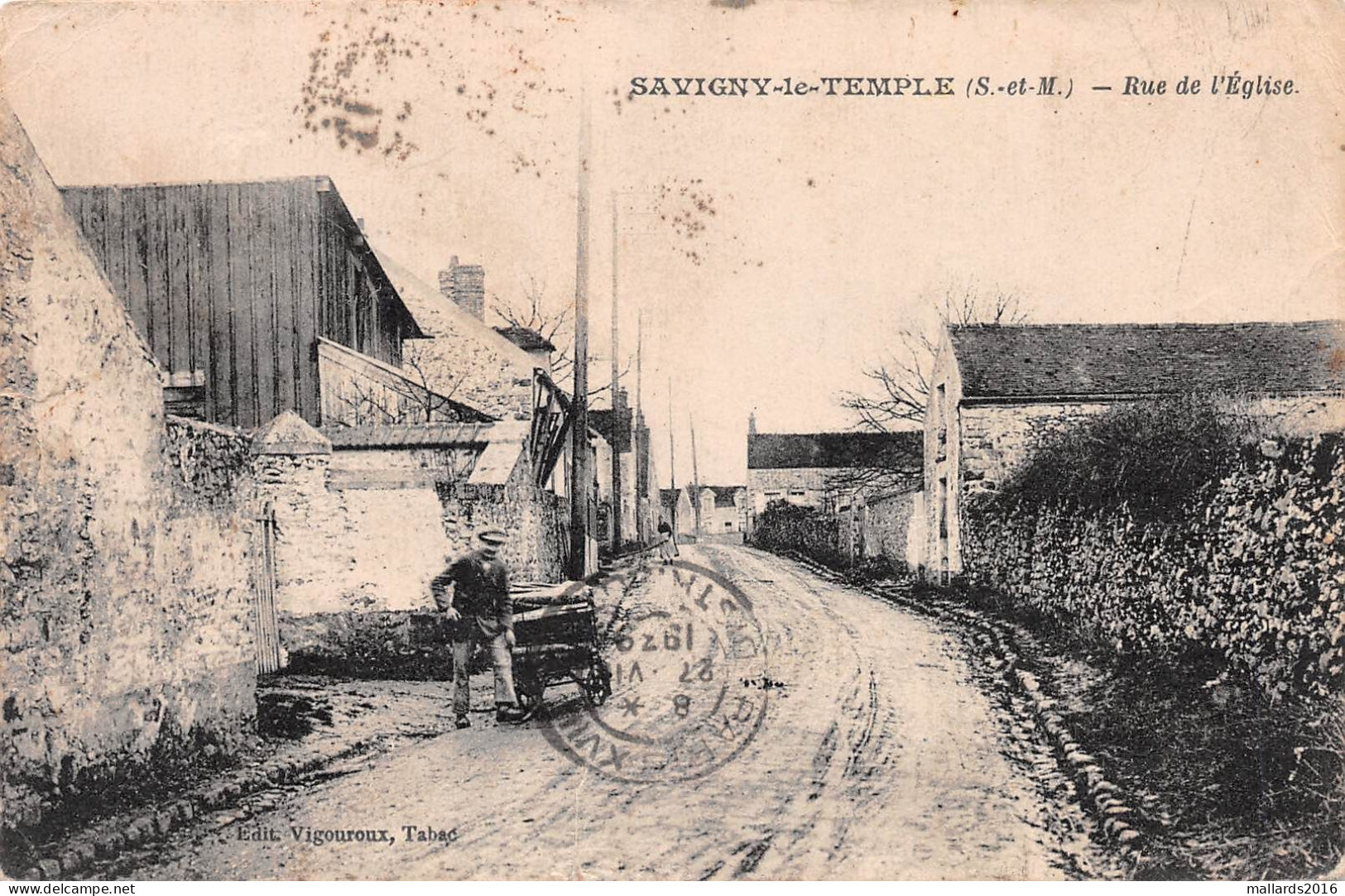 CPA - SAVIGNY LE TEMPLE - RUE DE L'EGLISE ~ AN OLD POSTCARD #240631 - Savigny Le Temple