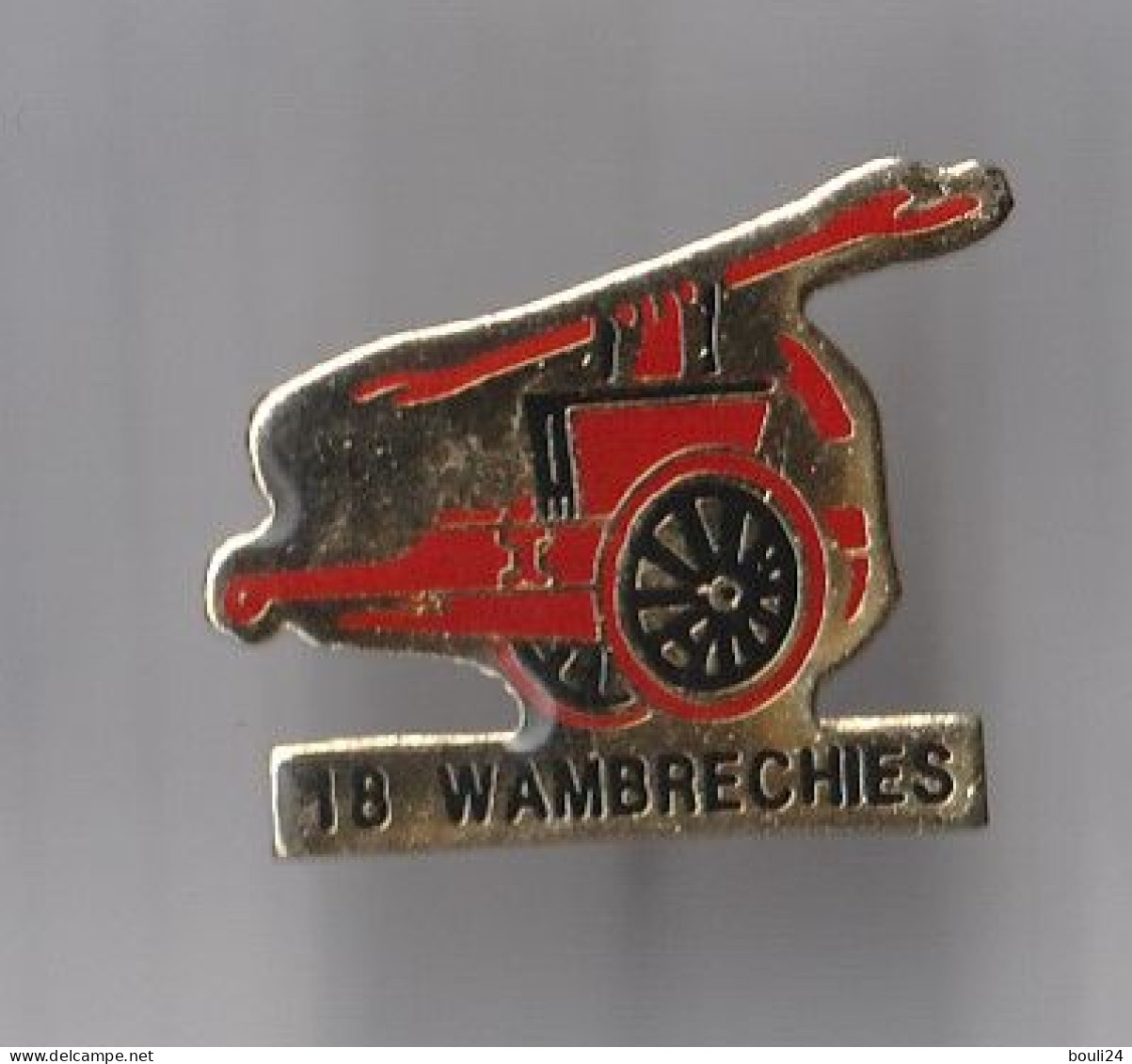 PIN'S THEME POMPIERS SAPEURS  DE WAMBRECHIES DANS LE NORD - Brandweerman