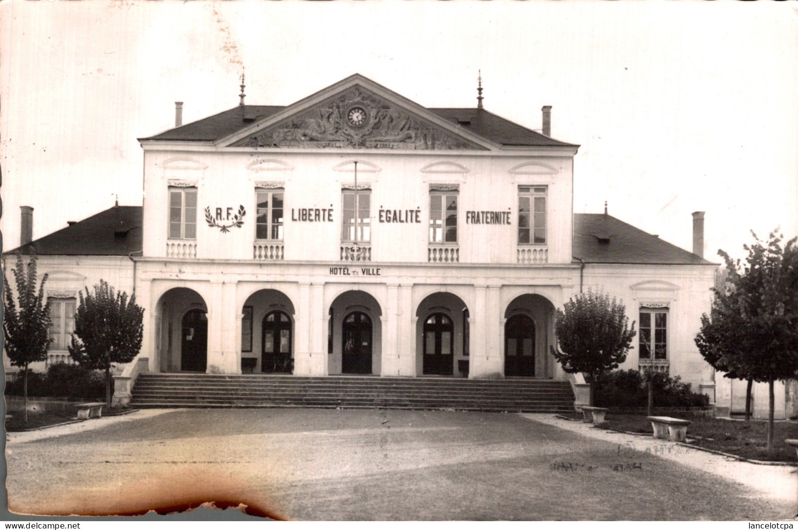 17 - MATHA / L'HOTEL DE VILLE - Matha