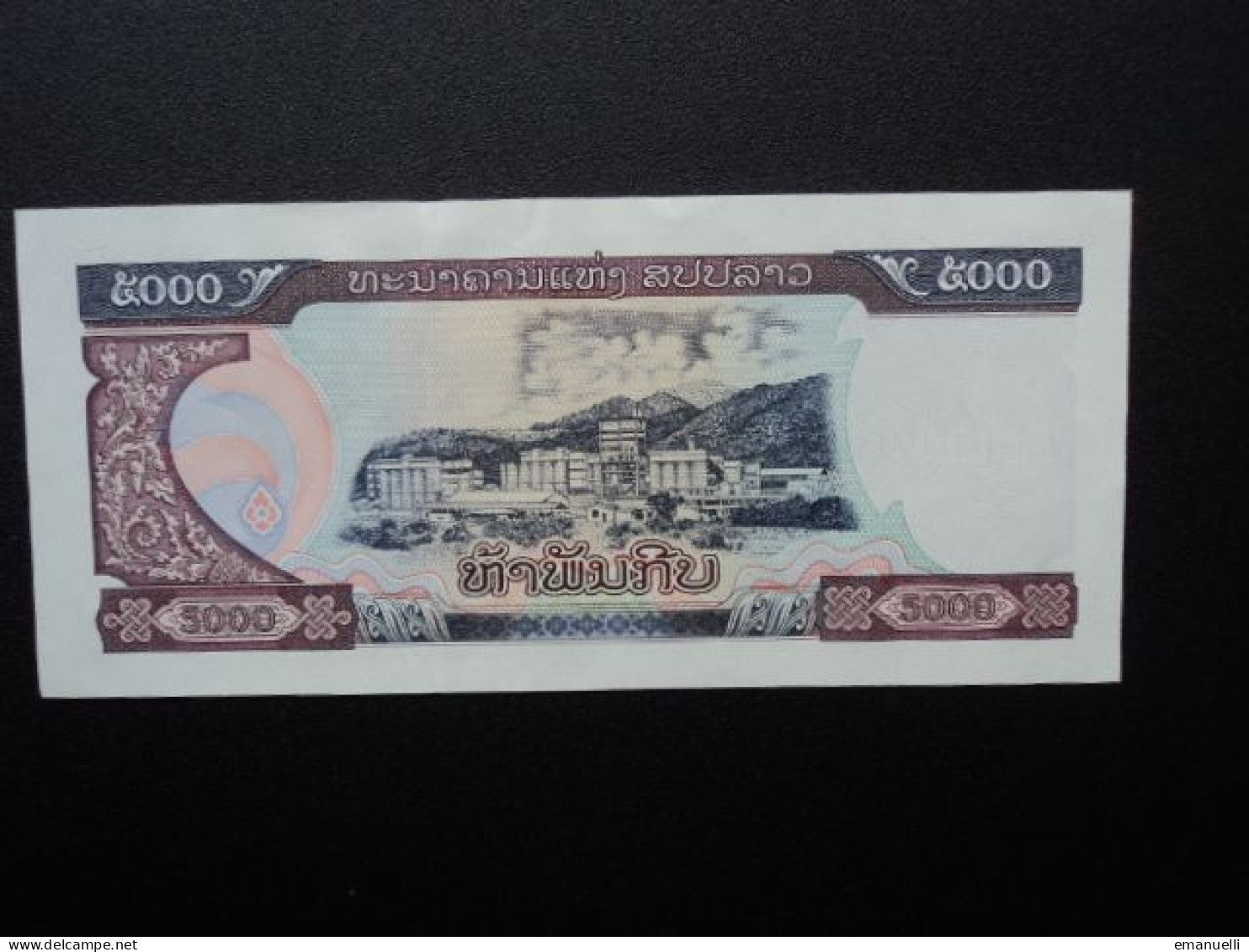 LAOS : 5000 KIP   1997    P 34a      Presque SUP à SUP - Laos