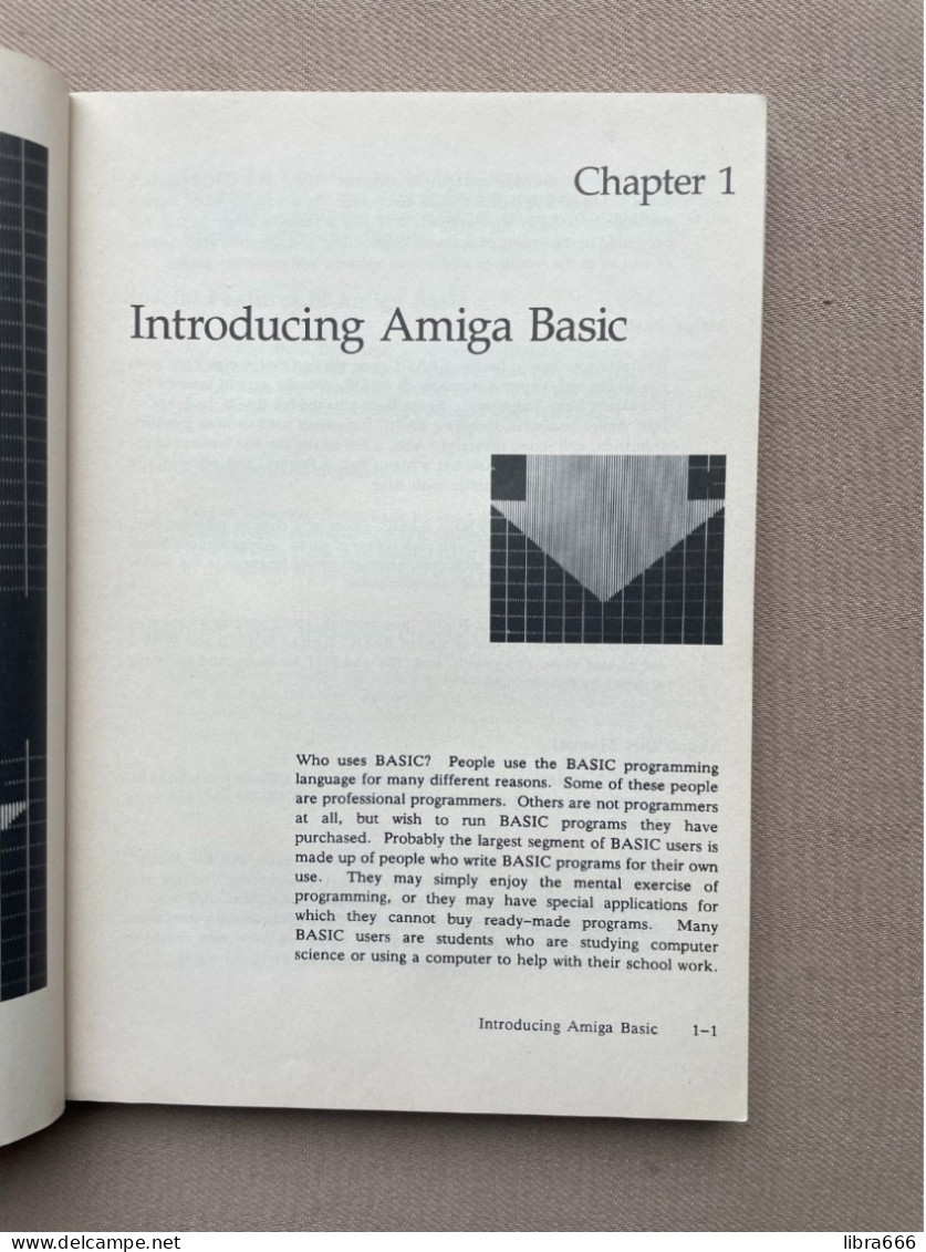 AMIGA BASIC / Part-Nr. 380 798-01 / 1985 Commodore 163 Pp. / 21 X 15 X 1,5 Cm. - Informatica/IT/ Internet