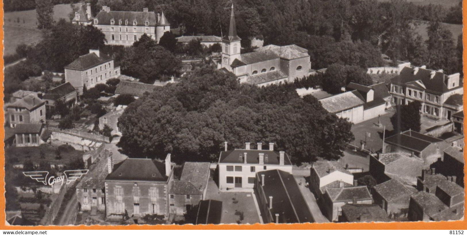 CPSM De 85 SAINTE-HERMINE  " Vue D'ensemble L'église Et Le Chateau " écrite - Sainte Hermine