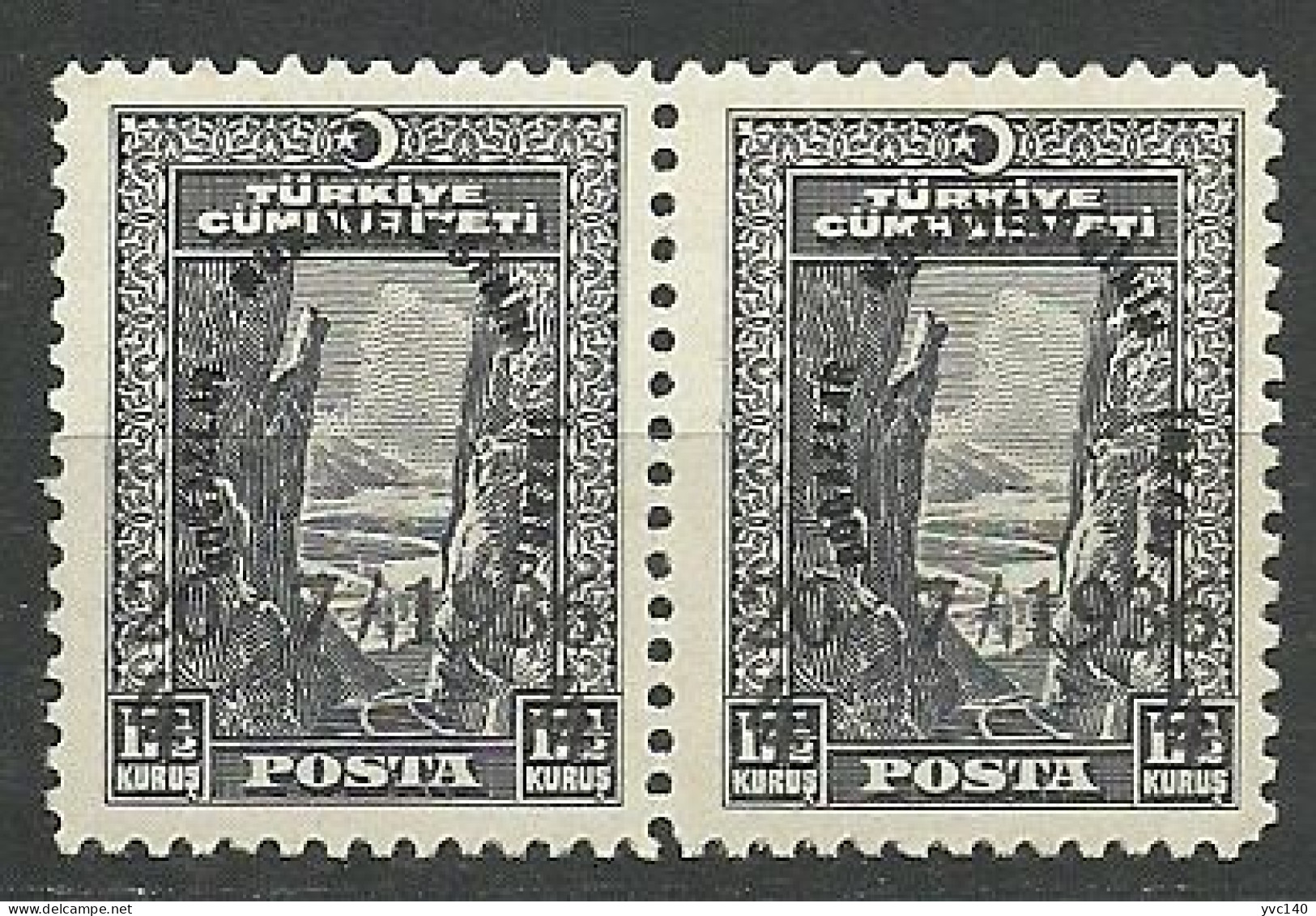 Turkey; 1936 Surcharged Commemorative Stamp For The Signature Of The Straits Settlement (Pair) - Neufs