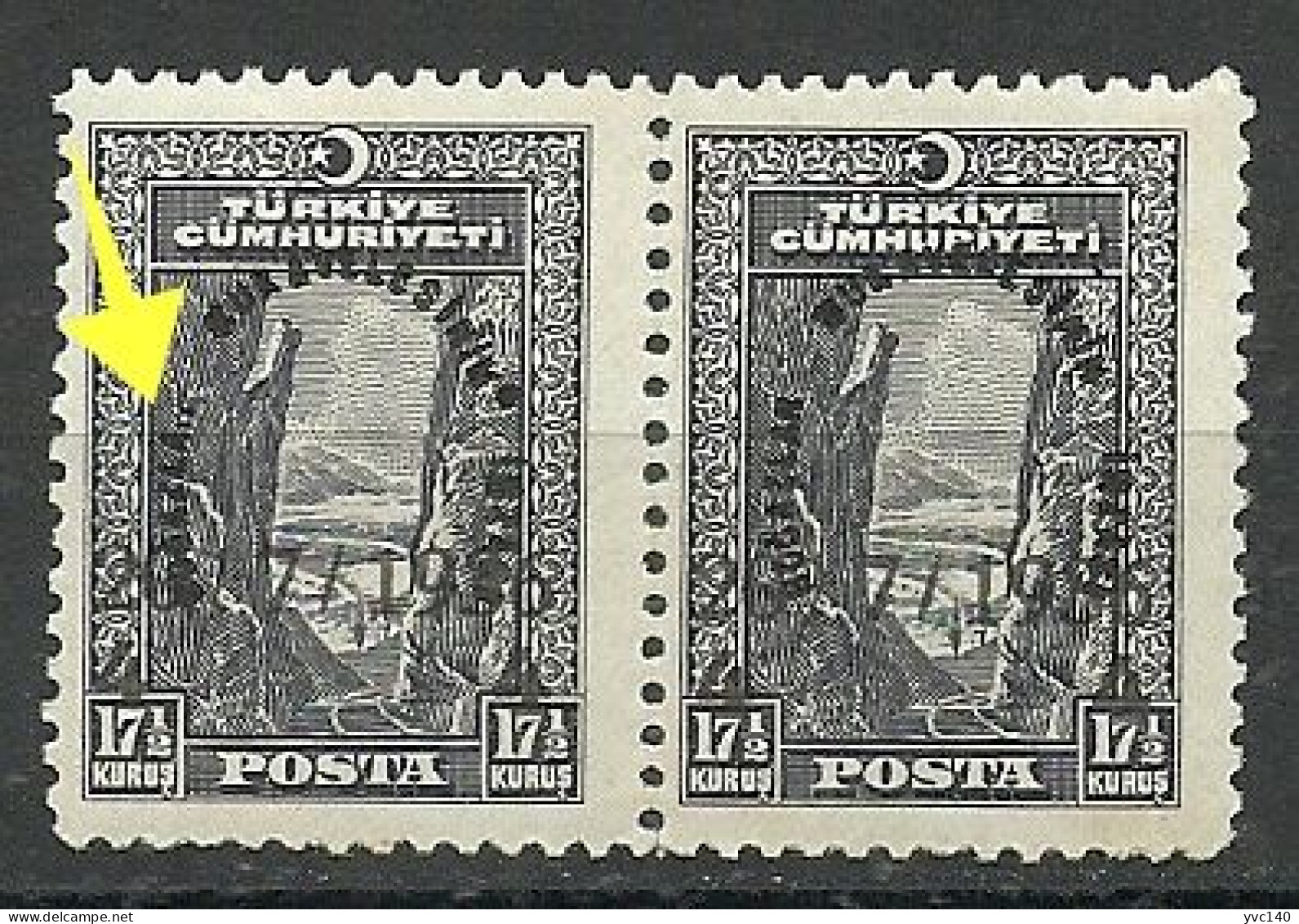 Turkey; 1936 Surcharged Stamp For The Signature Of The Straits Settlement "Untidy Surcharge" (Pair) - Ongebruikt