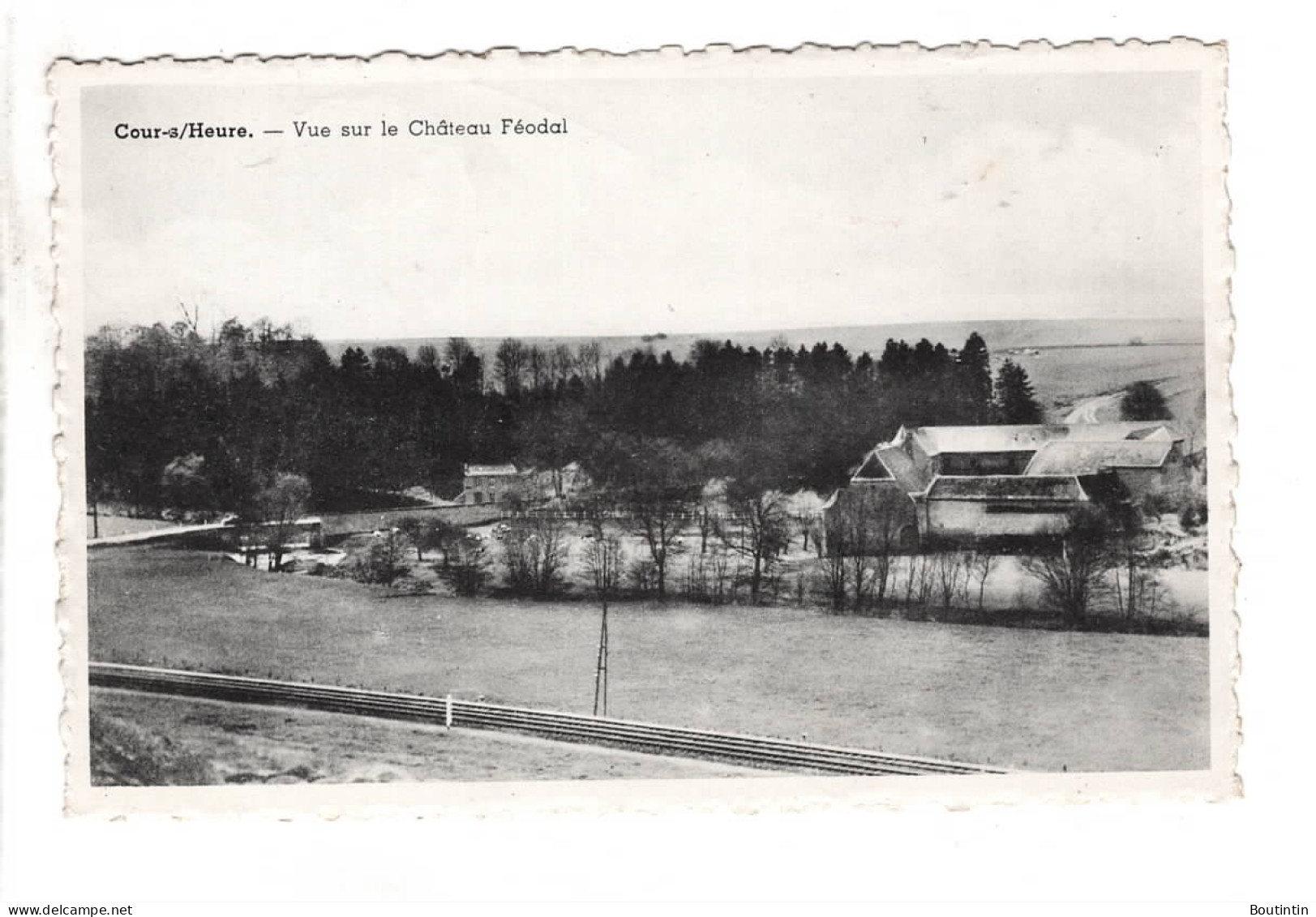 Cour Sur Heure Vue Sur Le Château Féodal - Ham-sur-Heure-Nalinnes