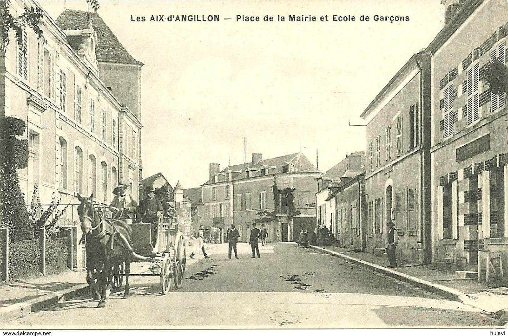18  LES AIX D' ANGILLON - PLACE DE LA MAIRIE ET ECOLE DE GARCONS (ref 3848) - Les Aix-d'Angillon