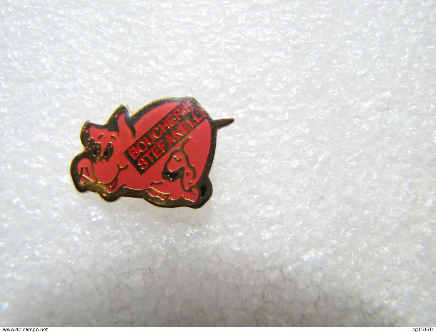 PIN'S    COCHON  BOUCHERIE  STEPHANELLI - Animaux