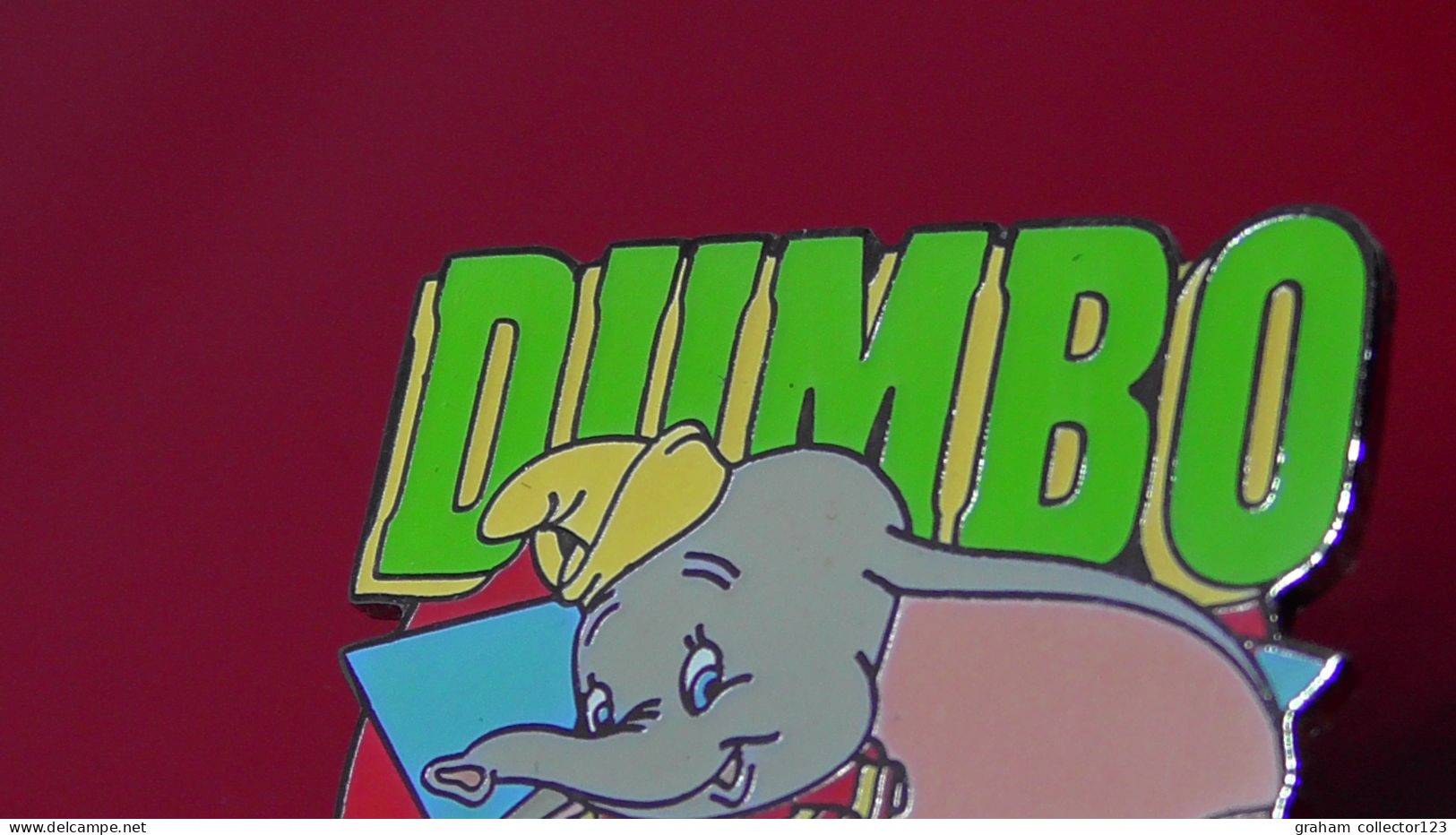 Modern Enamel And Metal Badge Disney Countdown To The Millennium Dumbo Elephant Character 1999 - Disney