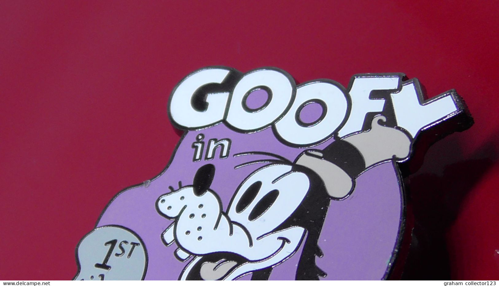 Modern Enamel And Metal Badge Disney Countdown To The Millennium Goofy Character Mickey's Revue 1932 1999 - Disney