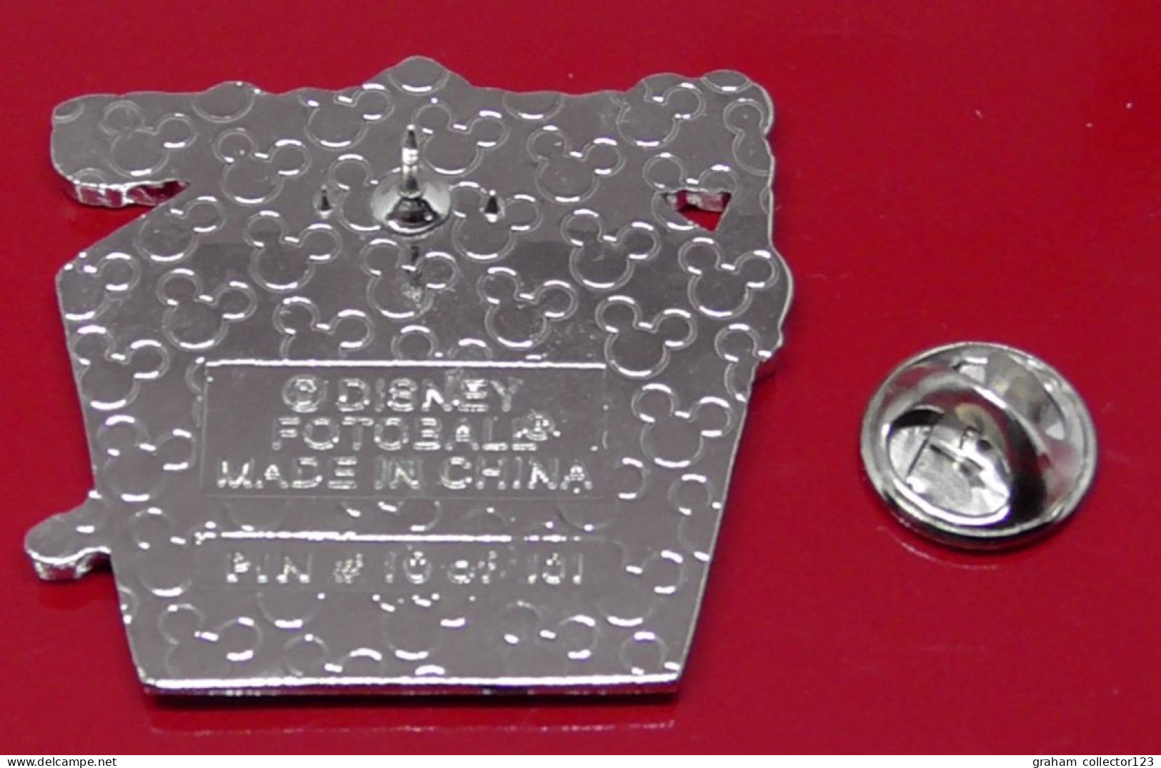 Modern Enamel And Metal Badge Disney Countdown To The Millennium 20,000 Leagues Under The Sea - Disney