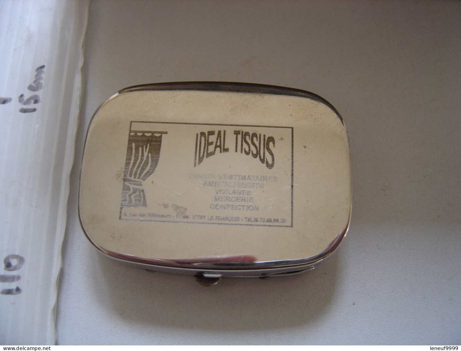 Ancienne Boîte Publicitaire Métal IDEAL TISSUS 51 Vitry Le Francois Vintage - Cajas