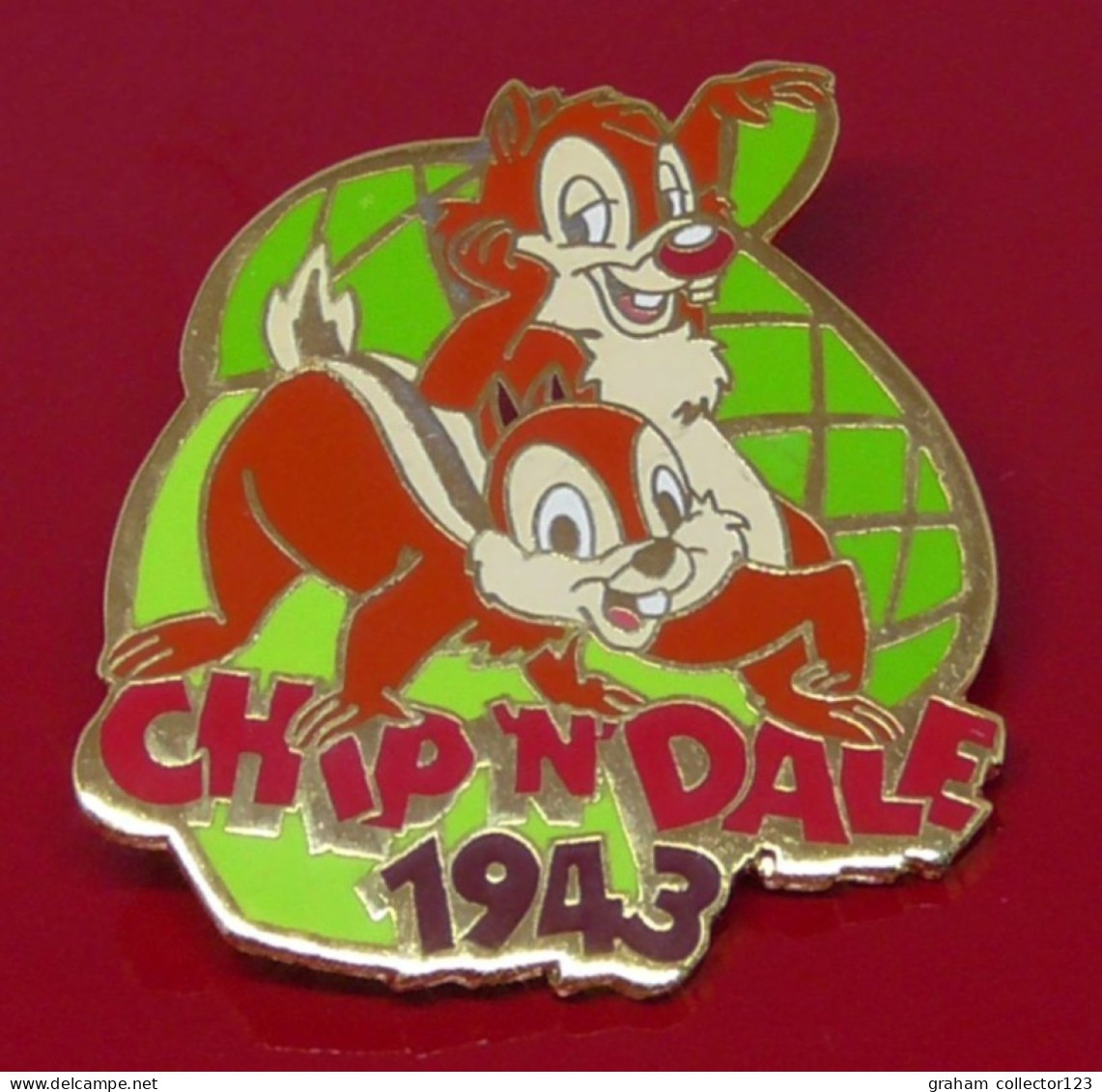 Modern Enamel And Metal Badge Disney Countdown To The Millennium Chip N Dale Characters 1999 - Disney