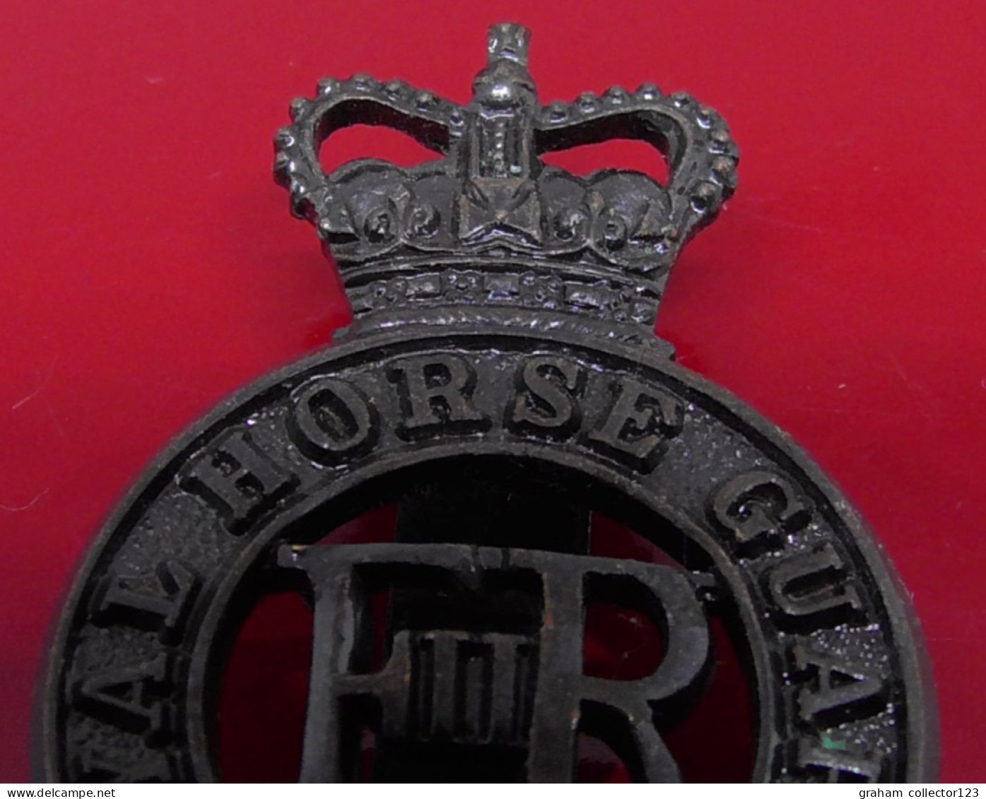 Royal Horse Guards Regiment Modern Metal Cap Badge British Army Queens Crown ERII - Militaria