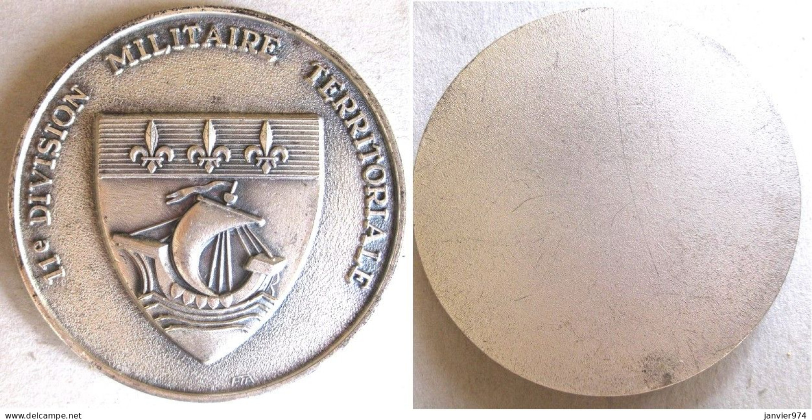 Médaille En Bronze Argentée  11e Division Militaire Territoriale Paris - Andere & Zonder Classificatie