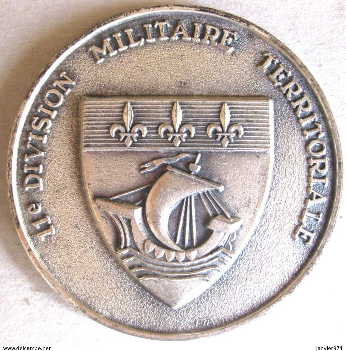 Médaille En Bronze Argentée  11e Division Militaire Territoriale Paris - Andere & Zonder Classificatie