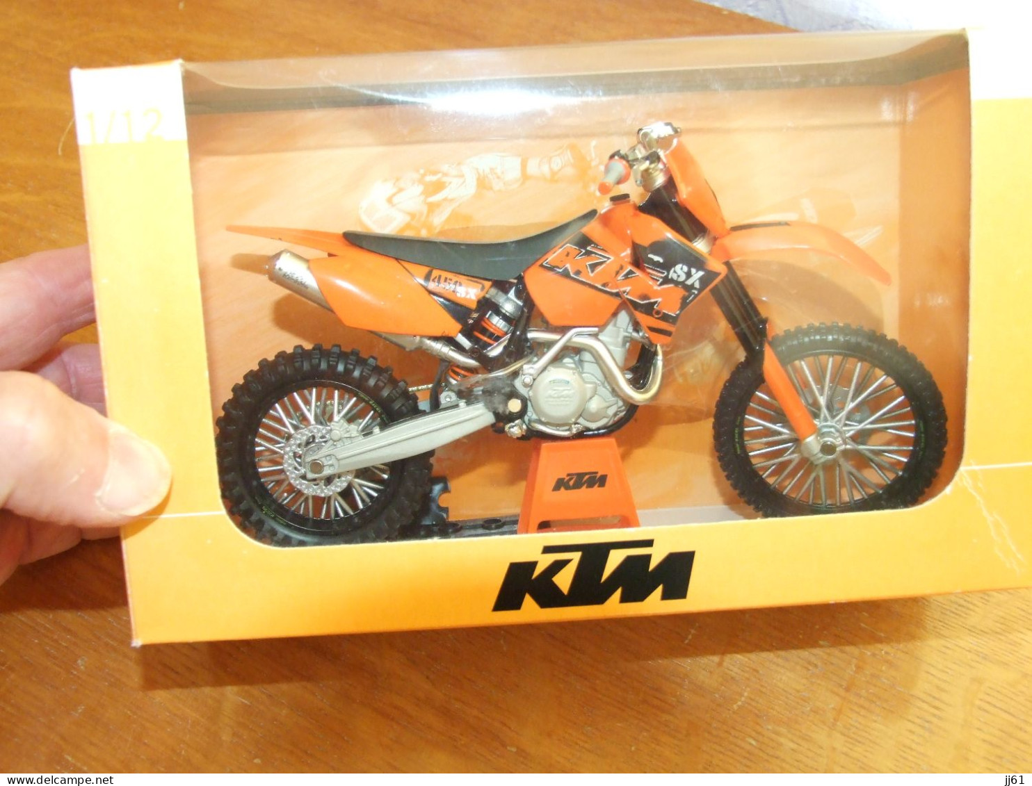 MOTO KTM 450 SX RACING / 06 ECHELLE 1/12 MOTOCROSS DANS SA BOITE D ORIGINE TRES BON ETAT VOIR PHOTOS - Motorräder