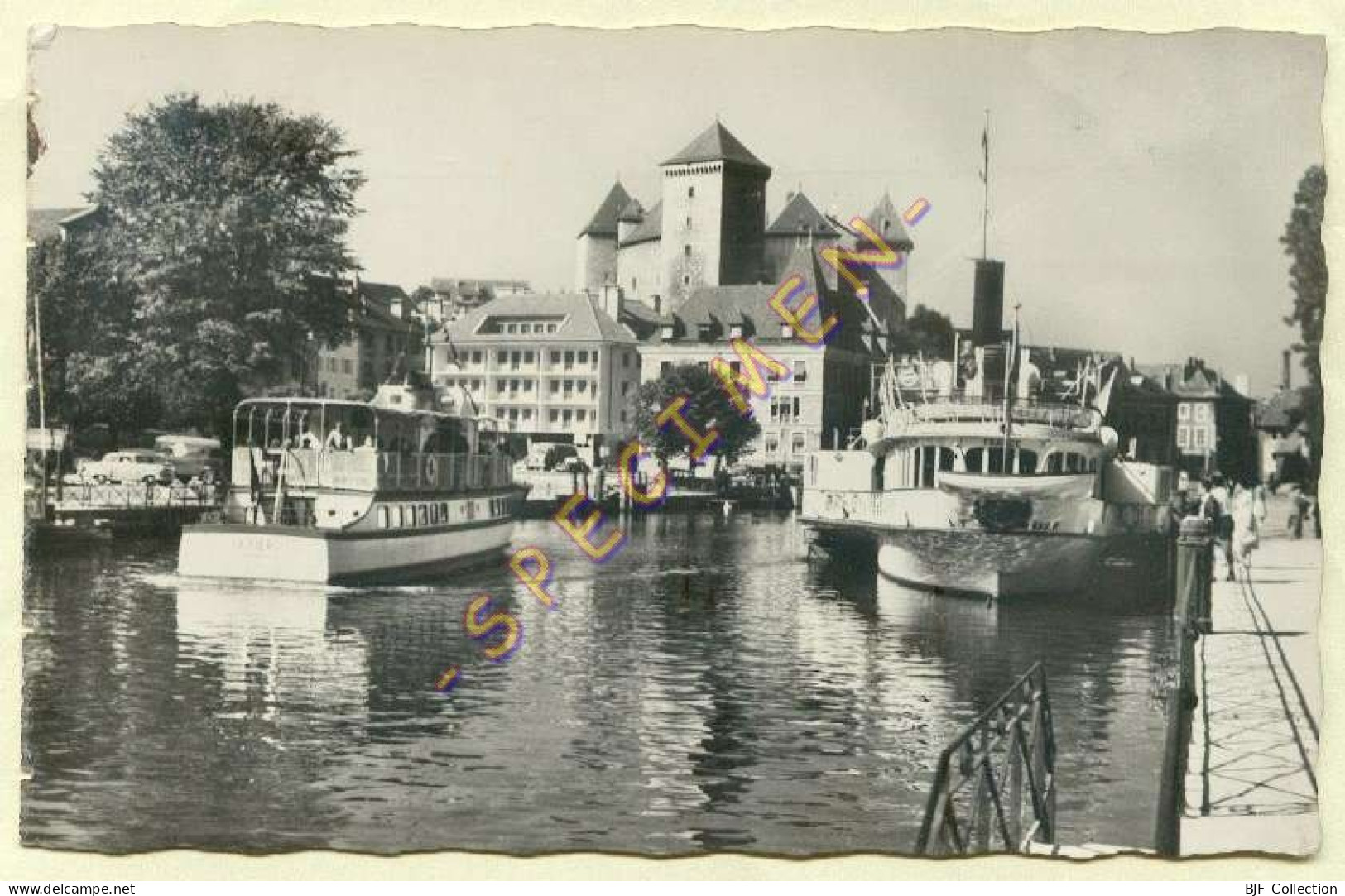 74. ANNECY – Le Port Et Le Château (animée) CPSM - Annecy-le-Vieux