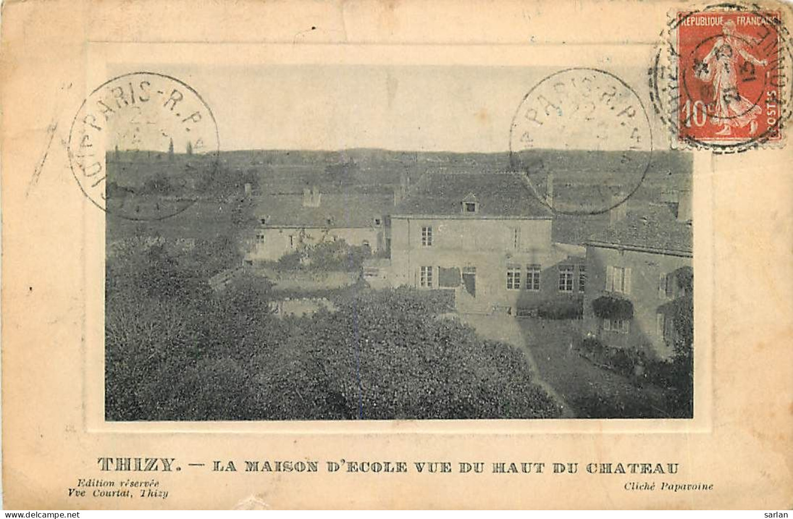 69 , THIZY , La Maison D'école Vue Du Haut Du Chateau , * 501 32 - Thizy