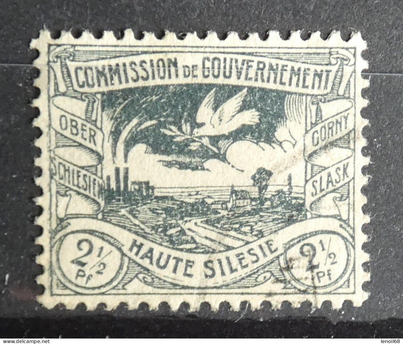Timbre De Haute-Silésie Commission De Gouvernement 2 1/2 Pf - Other & Unclassified
