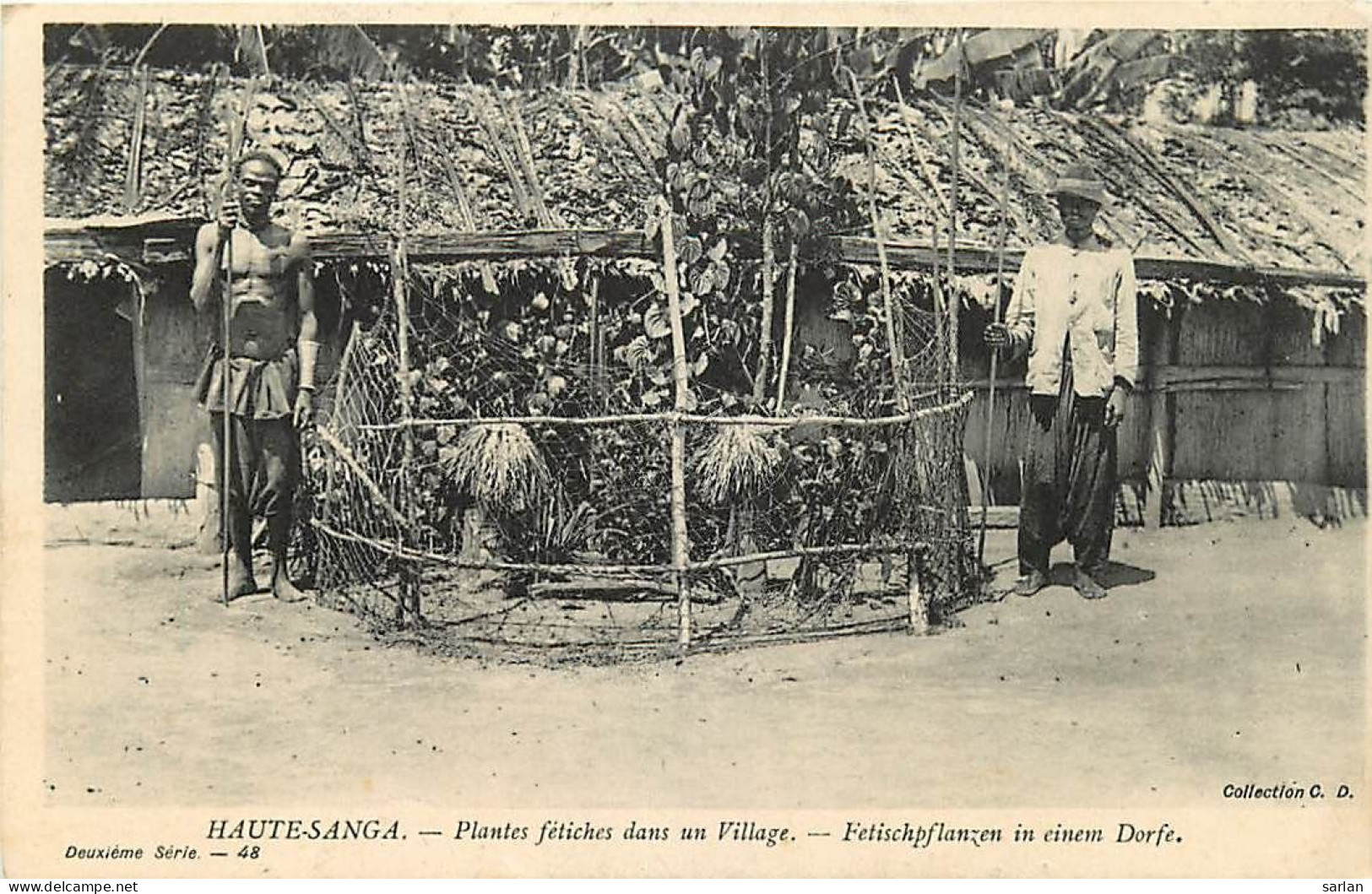 République Centrafricaine / Haute-Sanga / Plantes Fétiches Dans Un Village / * 507 78 - Centrafricaine (République)