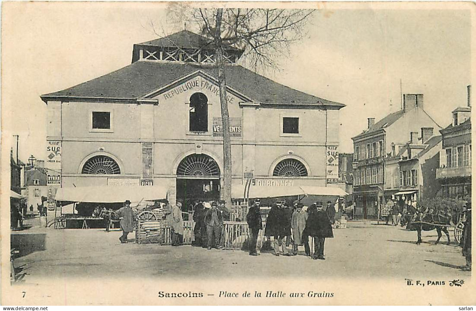 18 / SANCOINS / Place De La Halle Aux Grains ( Marché ) / * 508 12 - Sancoins