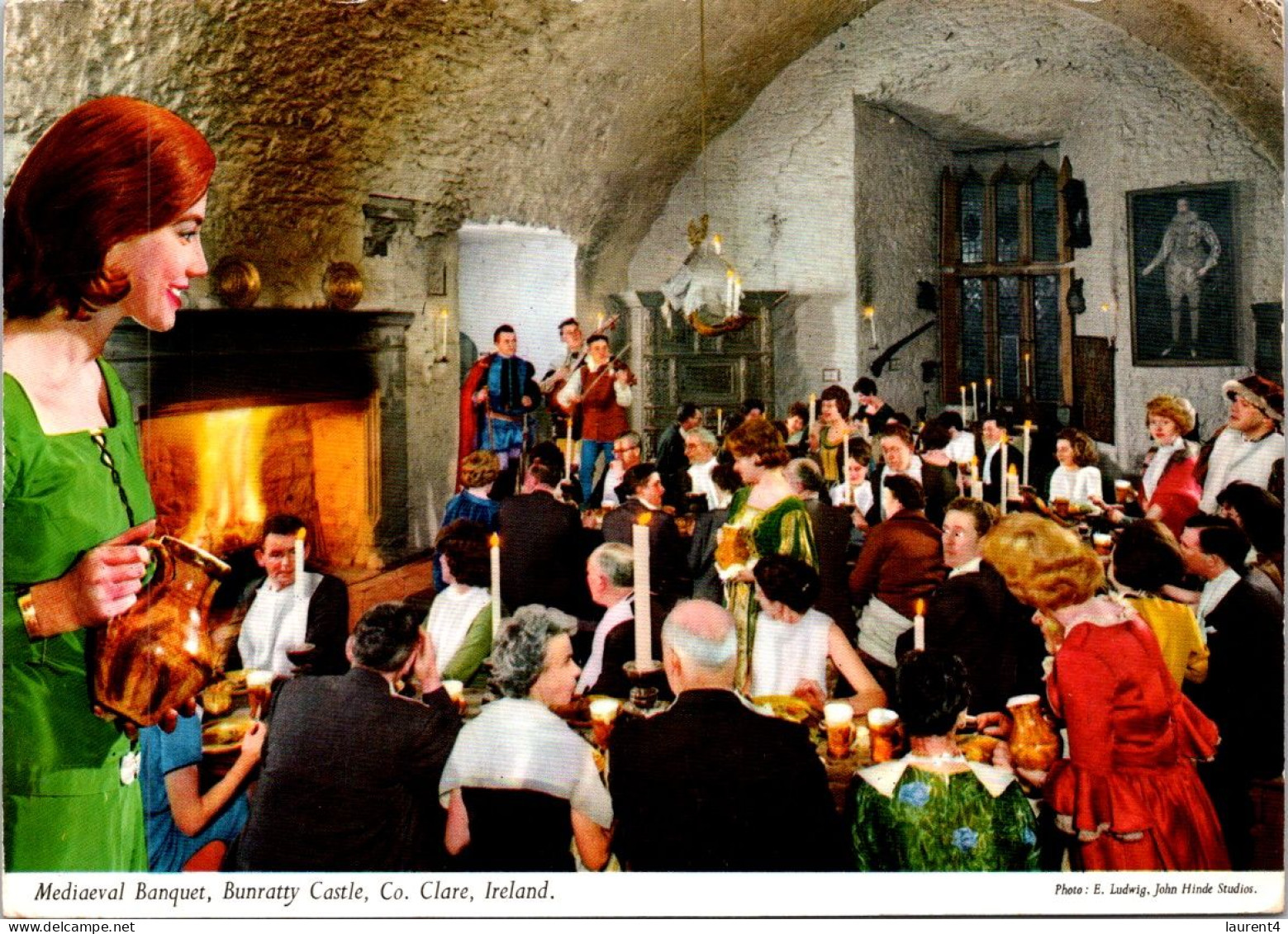 6-4-2024 (1 Z 11) Ireland - Co  Clare (posted To Australia 1984) Medieval Banquet At Bunratty Castle - Hotels & Restaurants