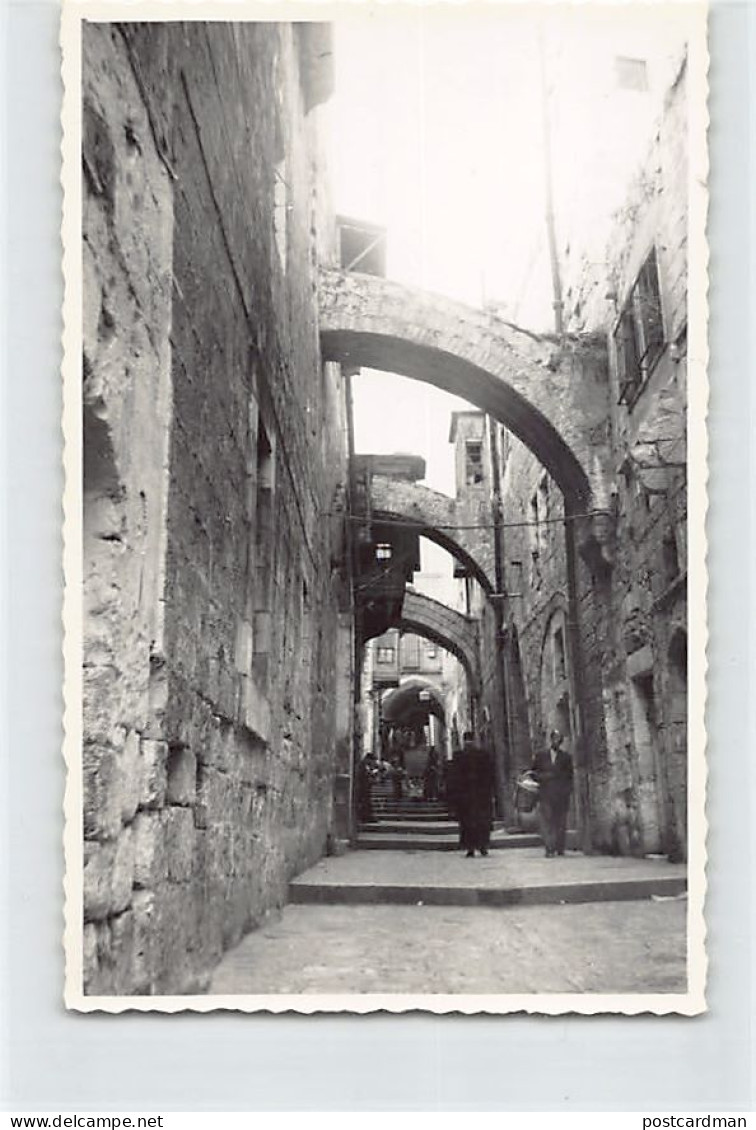 Israel - JERUSALEM - A Street - PHOTOGRAPH Postcard Size - Publ. Unknown  - Israel