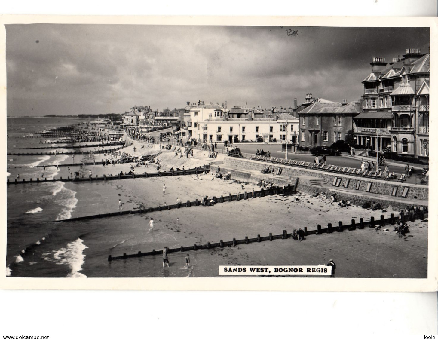 DB97.  Vintage Postcard.  Sands West, Bognor Regis. Sussex. - Bognor Regis