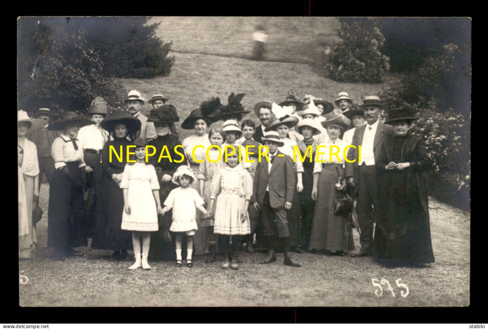 LUXEMBOURG - MONDORF-LES-BAINS - FAMILLE EN CEREMONIE - PHOTOGRAPHE N. SCHUMACHER - CARTE PHOTO ORIGINALE - Mondorf-les-Bains