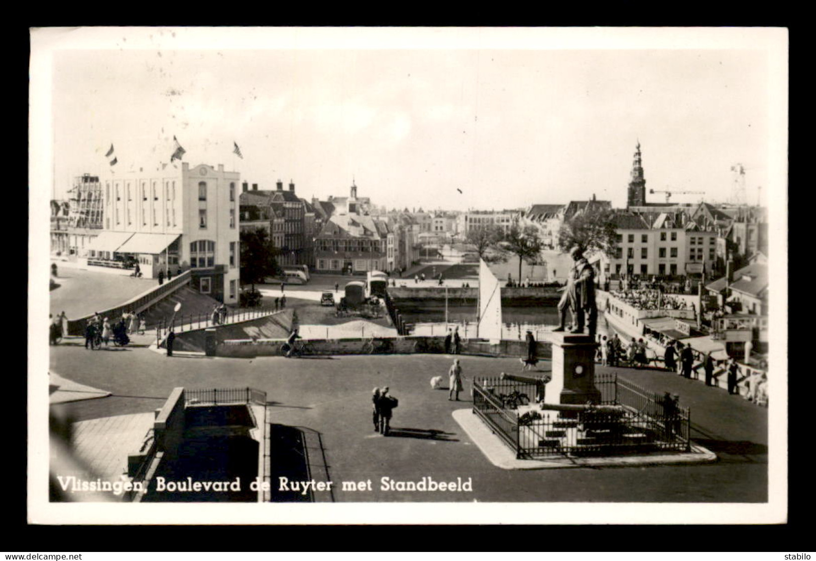 PAYS-BAS - VLISSINGEN - BOULEVARD DE RUYTER MET STANDBEELD - Vlissingen