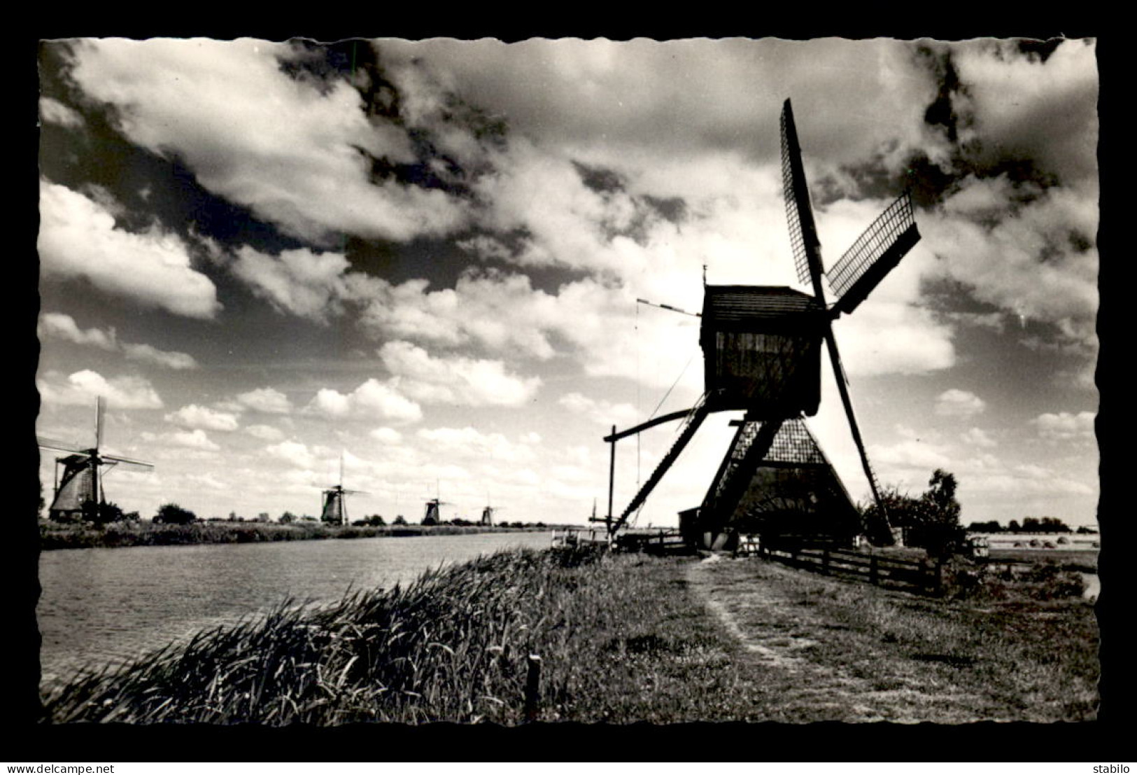 PAYS-BAS - KINDERDIJK - HOLLANDSE MOLEN - MOULIN A VENT - Kinderdijk