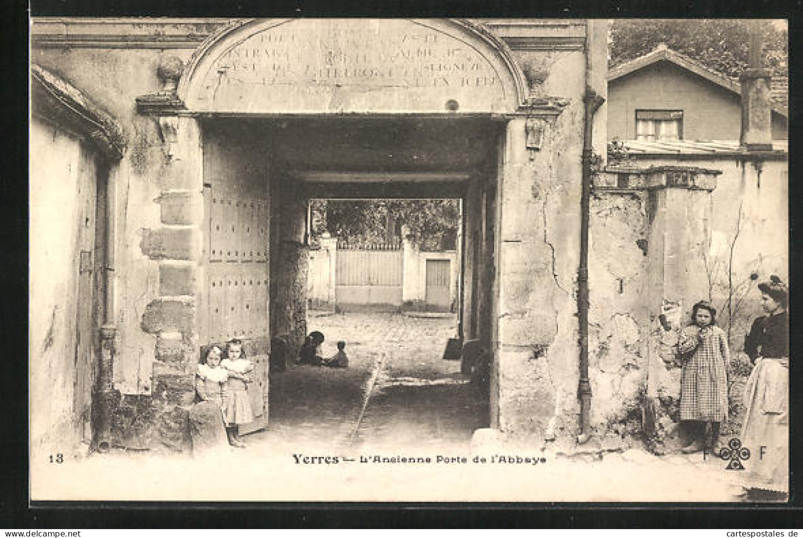 CPA Yerres, L`Ancienne Porte De L`Abbaye  - Yerres