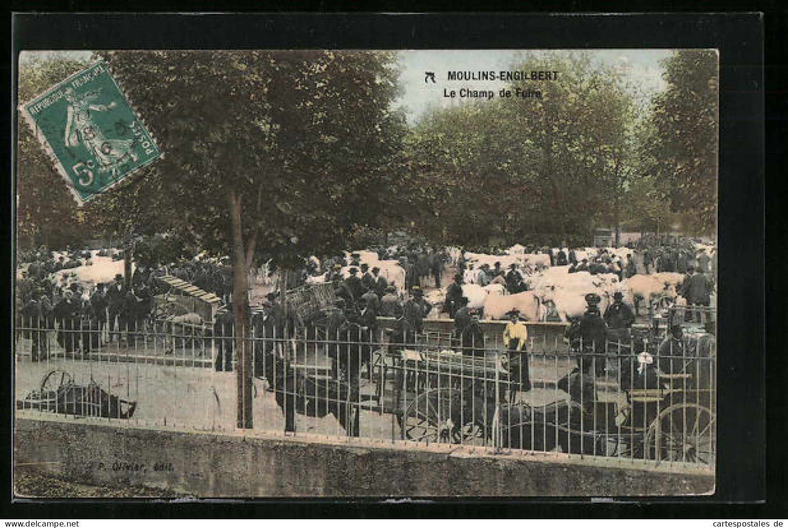 CPA Moulins-Engilbert, Le Champ De Foire  - Moulin Engilbert